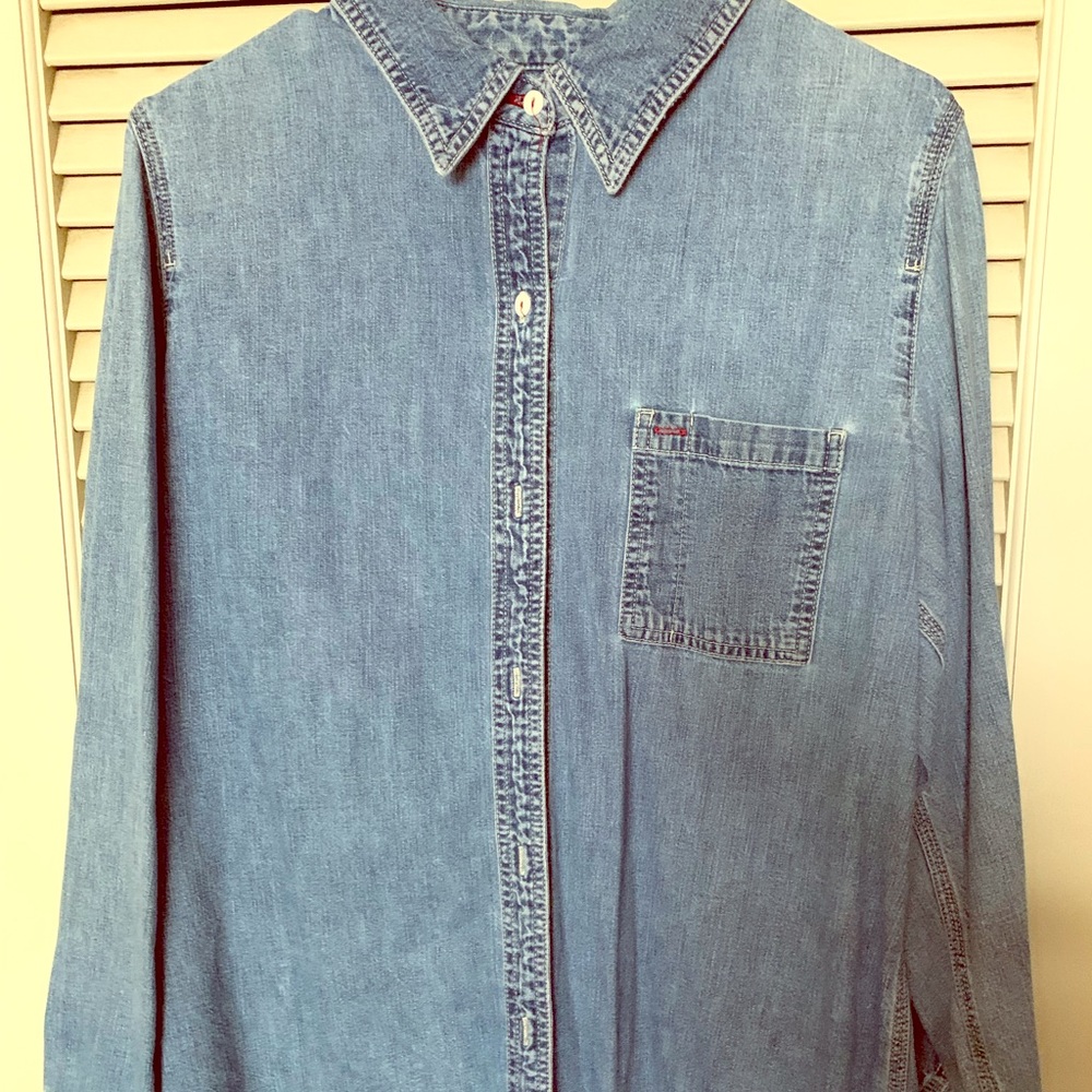 Women’s GAP denim butto-down top